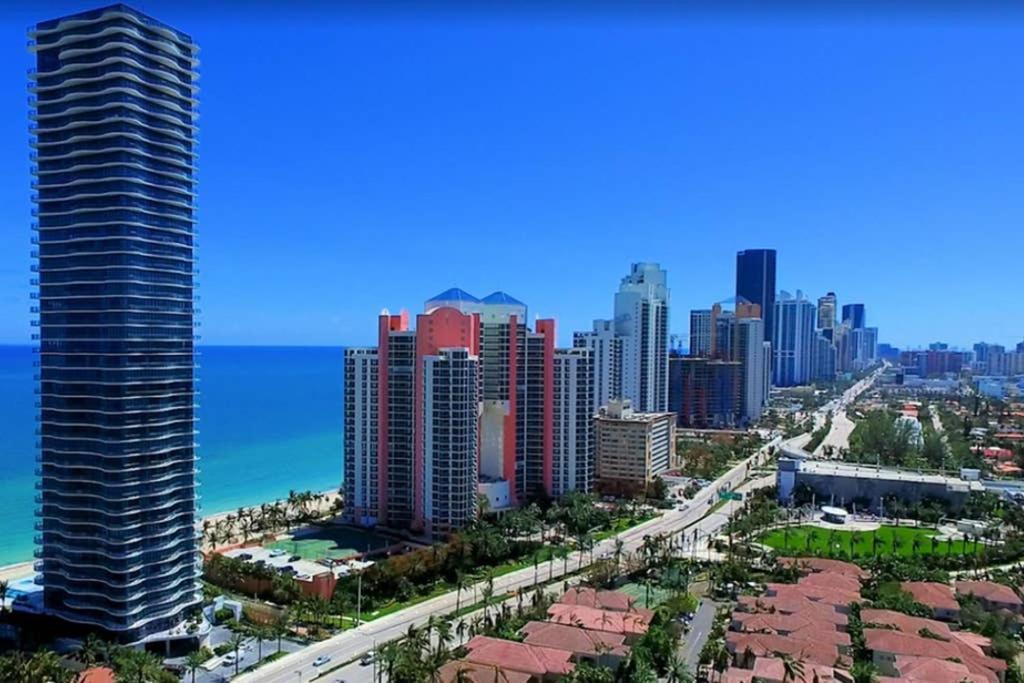 Beautiful Apartment Steps Away From The Beach Miami Beach Bagian luar foto