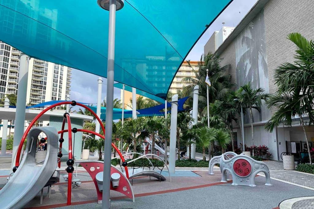 Beautiful Apartment Steps Away From The Beach Miami Beach Bagian luar foto