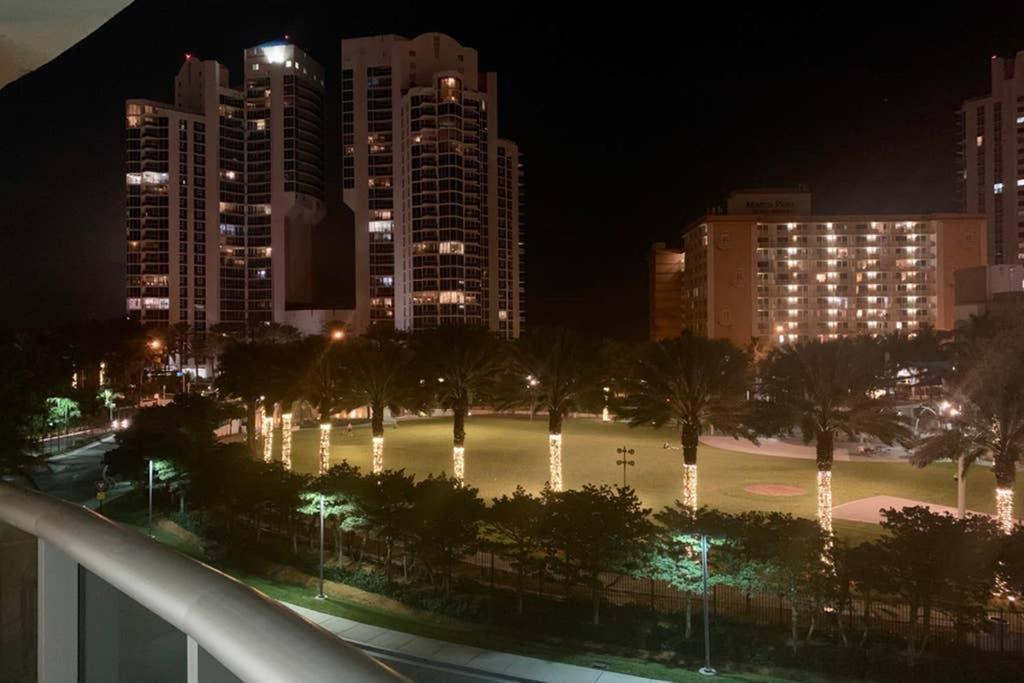 Beautiful Apartment Steps Away From The Beach Miami Beach Bagian luar foto